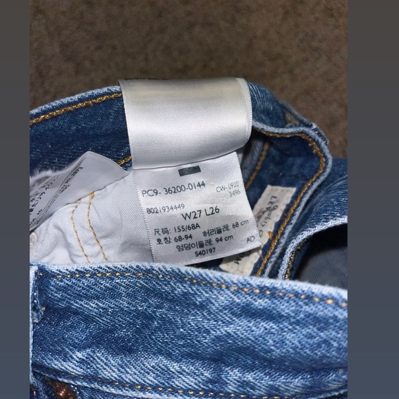 Levi’s Ripped 501 Jeans - Picture 4 of 4